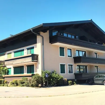 アパート Alpenstueck Family Apartment-2 Bedrooms-80 Sqm-free Parking ツェル アム ゼー
