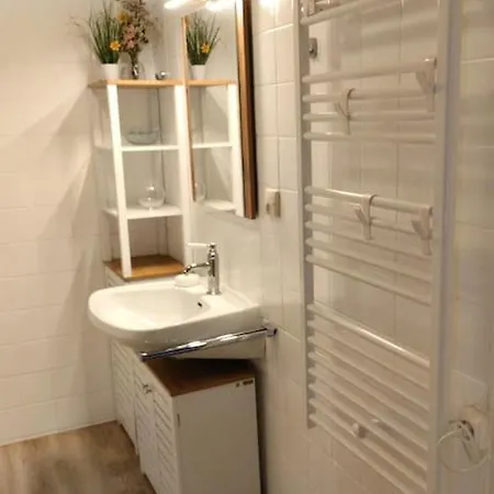 Alpenstueck Family Apartment-2 Bedrooms-80 Sqm-free Parking 滨湖采尔